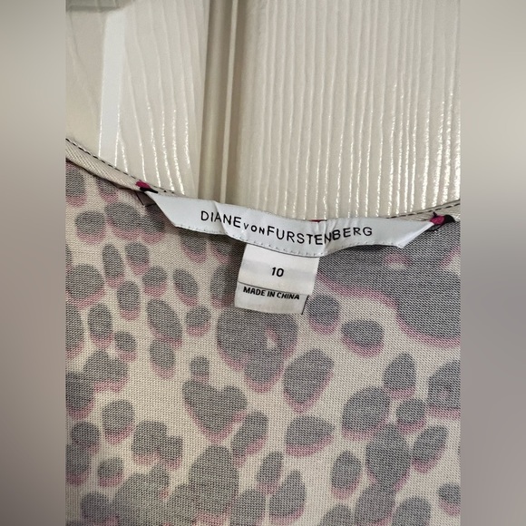 Diane Von Furstenberg Faux Wrap Animal Print Dress Size 10 - Picture 5 of 9